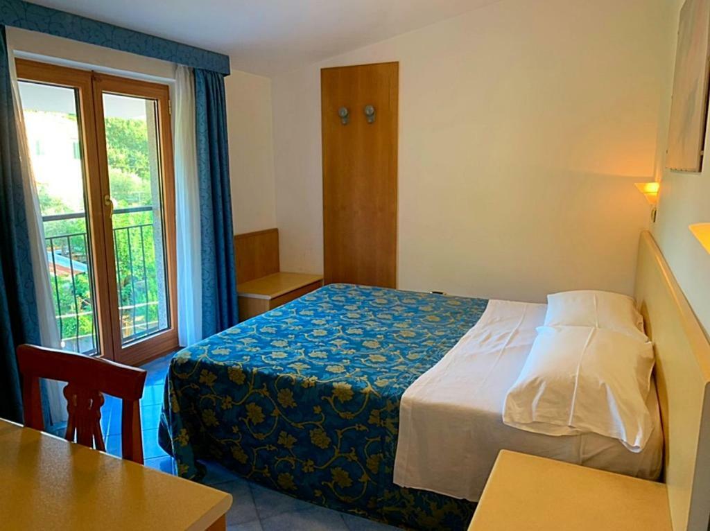 Hotel La Pergoletta SantʼAgata sui Due Golfi Екстериор снимка